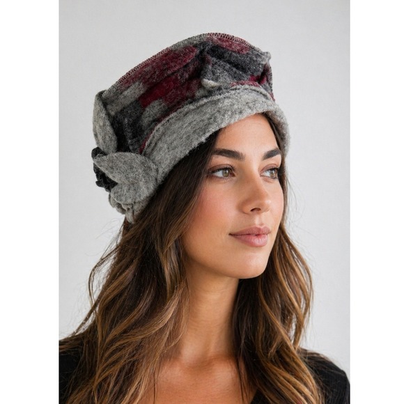 La Fenice Accessories - La Fenice Italy Wool Blend Felted Floral Hat Art to Wear Lagenlook Gray Burgundy